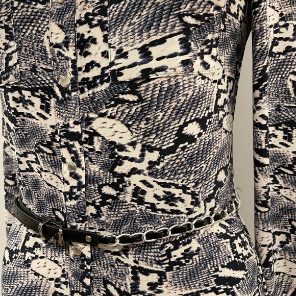 BCBG snake print button up shirt dress - Picture 3 of 9